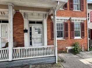 7 Hanover St, New Oxford, PA 17350