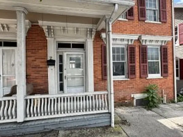 7 Hanover St, New Oxford, PA 17350