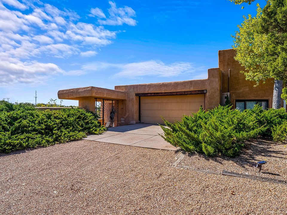 1st image of 858 Camino Del Este