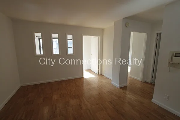 Rented by City Connections Realty | media 81