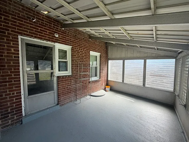 639 Emerson St NE — Photo 15