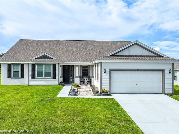 3rd image of 1236 Ridge Dr