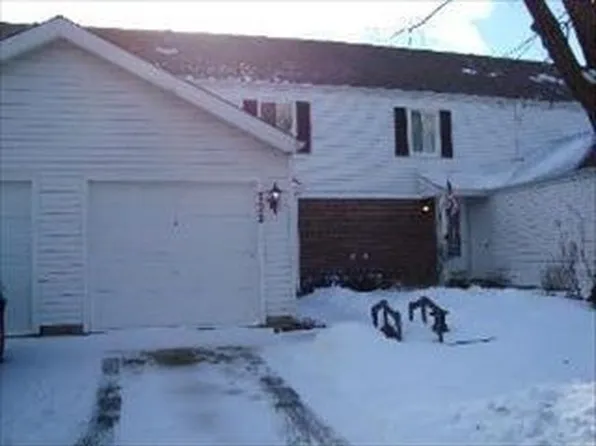 732 Hearth Dr, Hanover Park, IL 60133