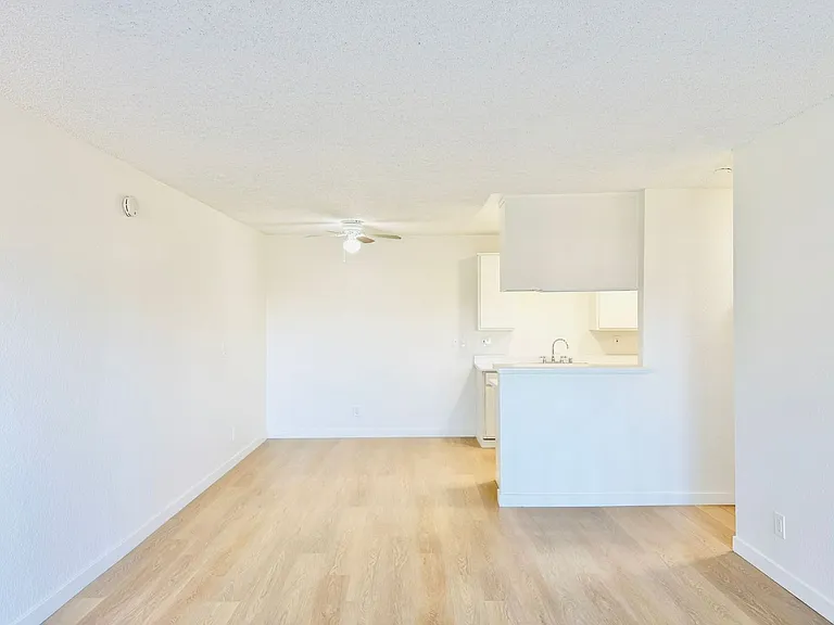 Westpark Apartments — Photo 15