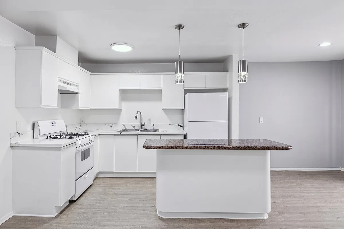 Building Photo - Berendo Apartments