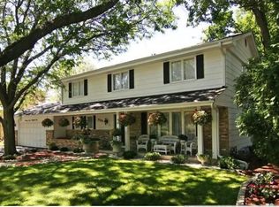 2709 Lamplighter Ln N, Crystal, MN 55422