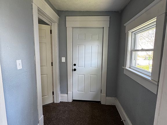 3rd image of 60 Diamond Ave