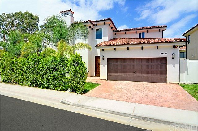 1st image of 19253 Liam Ln