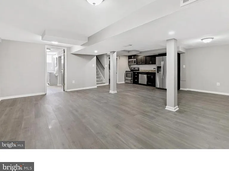 208 6th Ave — Photo 8