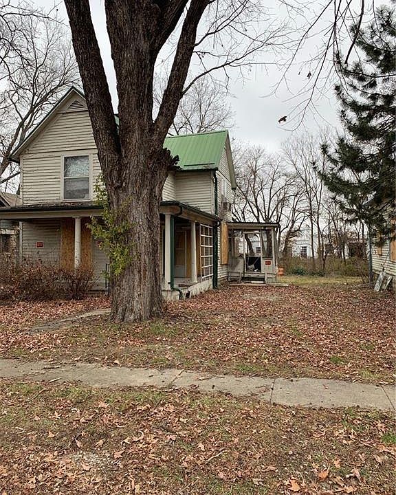 2nd image of 306 N Water St