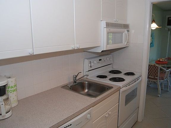 4th image of 429 E Gulf Dr #C41