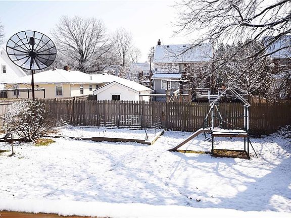 5th image of 429 Sumatra Ave