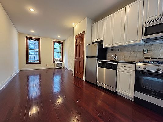 1st image of 26 7th Ave S #3CC