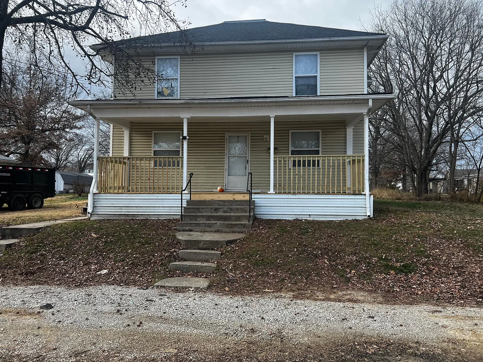 2 bed, 900 sqft, $1,050 — Photo 2