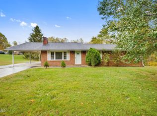 156 Green Pond Rd, Johnson City, TN 37604
