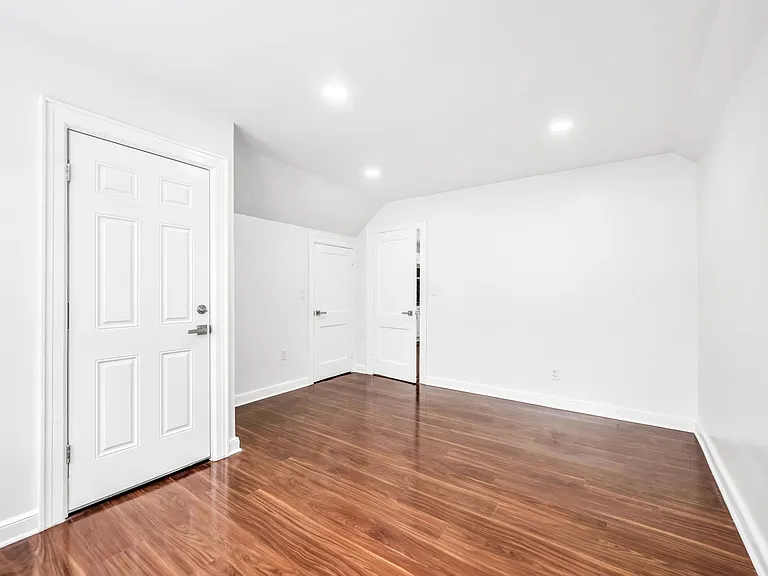 284 Macarthur Ave #2 — Photo 17