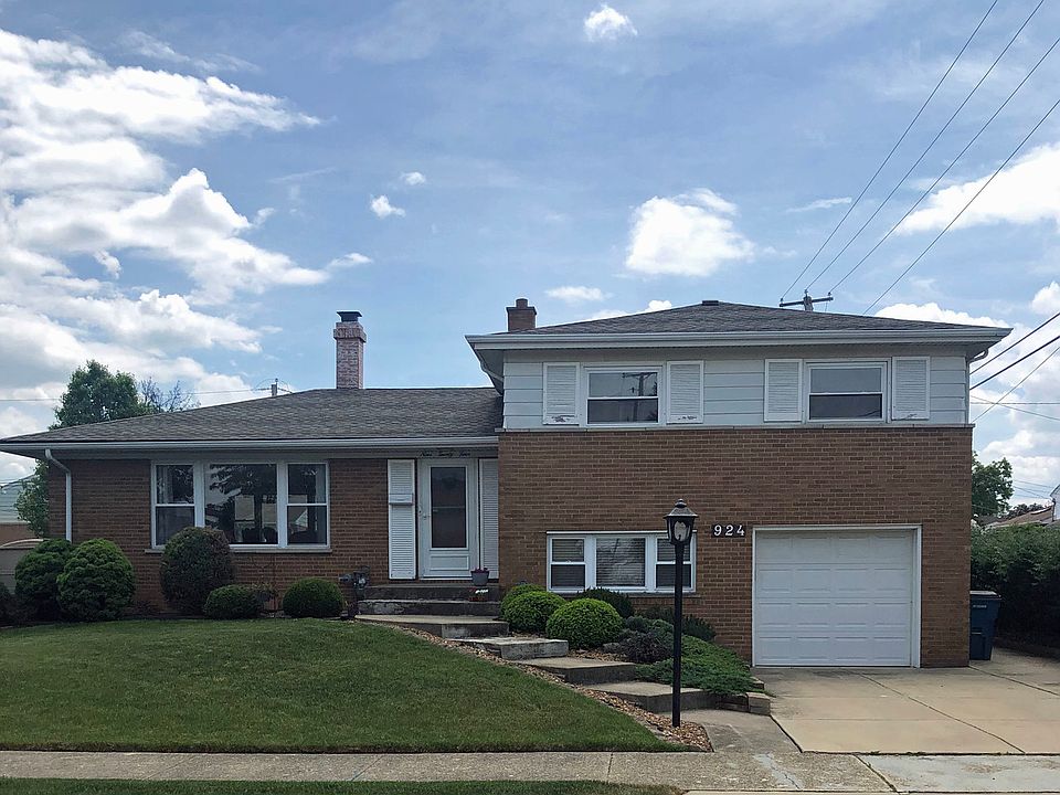 1st image of 924 Norwood St