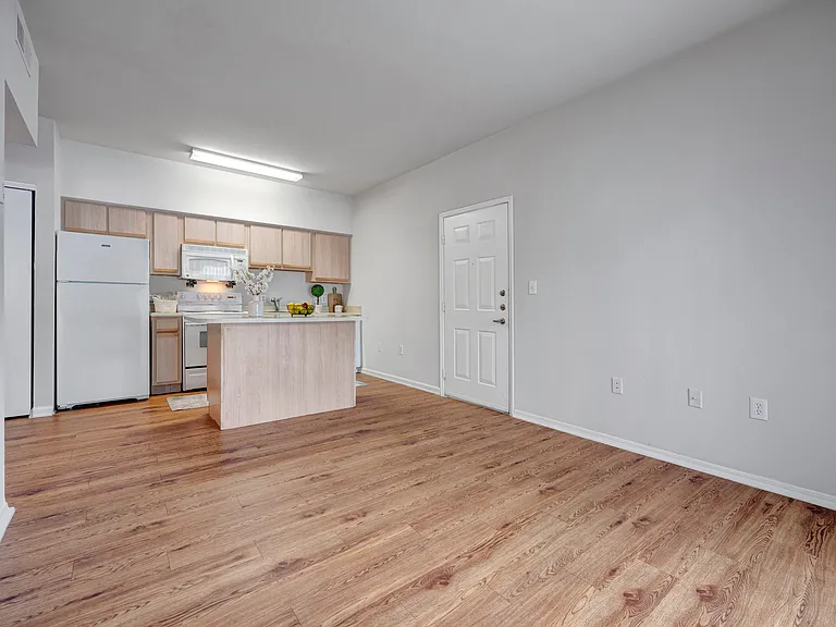 La Calera Apartments — Photo 8