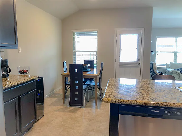 3310 McDonough Way — Photo 6