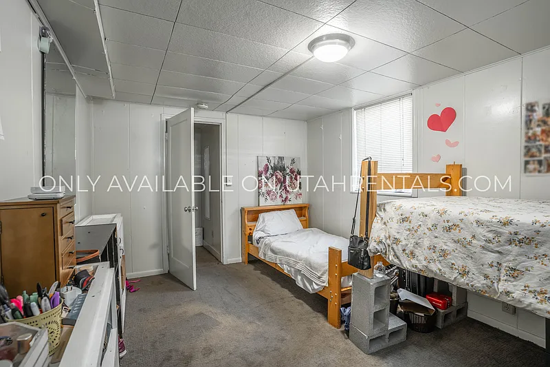 1 bed, 1.0 bath, 1084 sqft, $415 — Photo 3