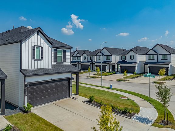 5th image of 10415 Lancaster Ln #113
