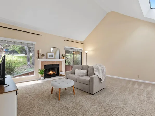 400 Mar Vista Dr APT 2, Monterey, CA 93940