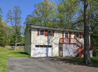 240 Killington Dr, Henryville, PA 18332