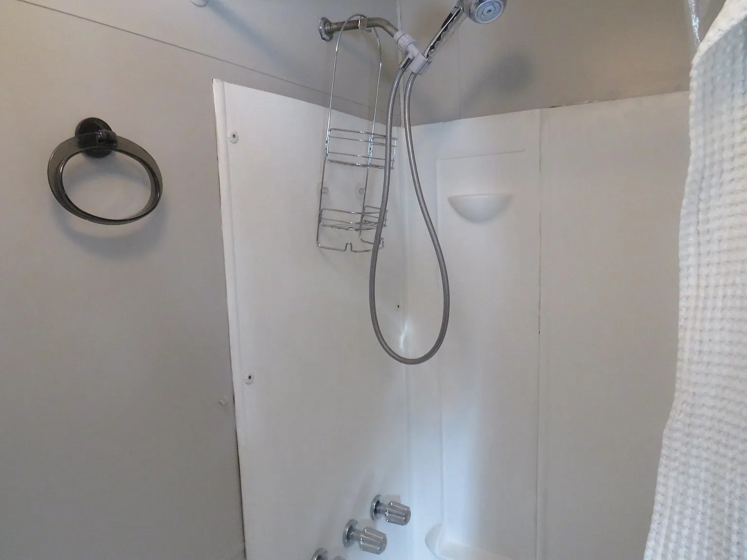 3 bed, 1300 sqft, $1,700 — Photo 3