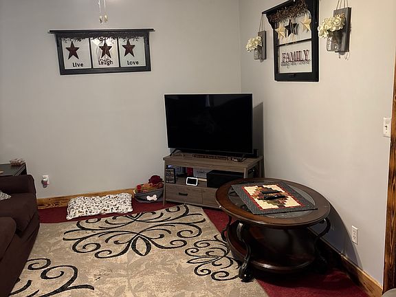 5th image of 220 Commerce St