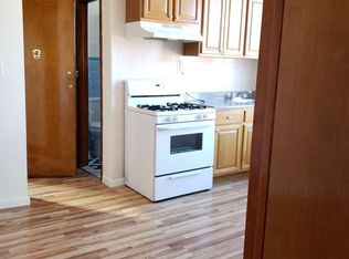 25-25 44th St #3, Astoria, NY 11103