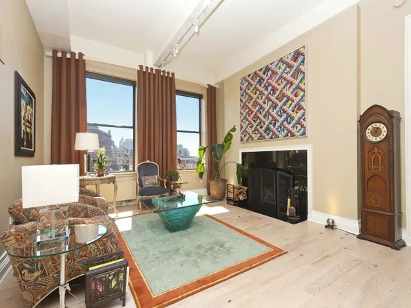 155 Perry Street image 1 of 6