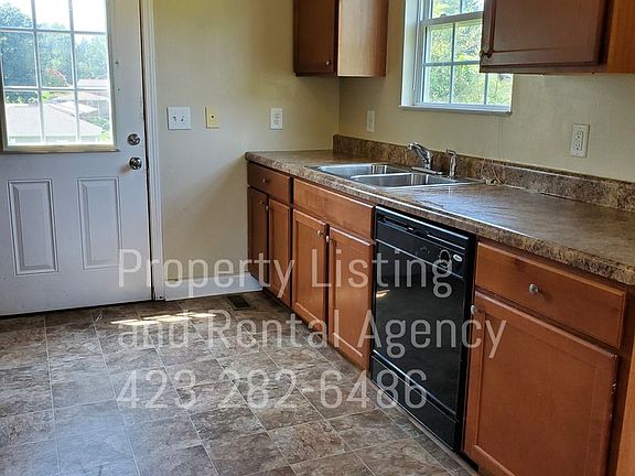 4th image of 2105 Signal Dr