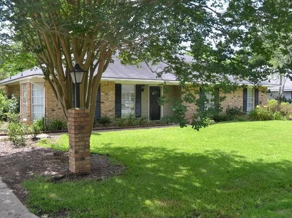 5675 Crimson Glory Dr, Saint Francisville, LA 70775