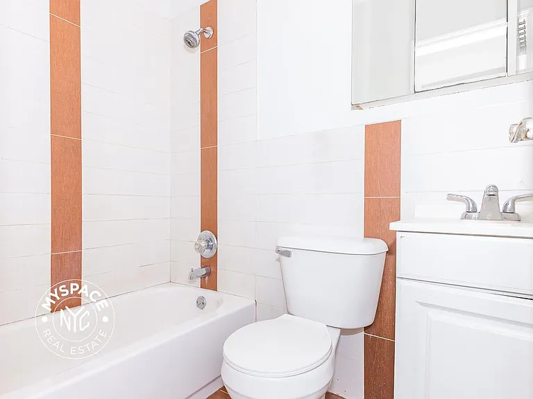 828 Halsey St #3A — Photo 8