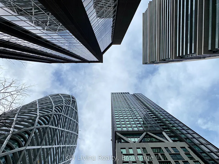 238 Simcoe St #3208 — Photo 3