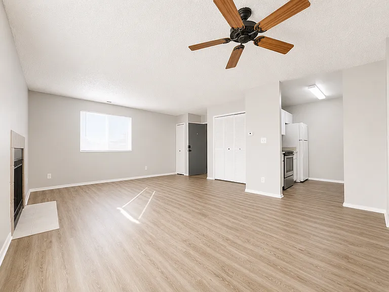 1835 Zebulon Dr #B — Photo 6