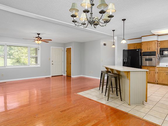 5th image of 113 Spring Cove Rd