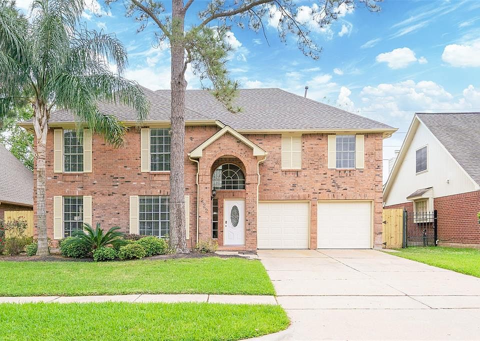 1st image of 222 Shadow Wood Dr