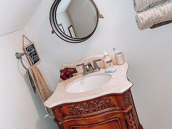 Upstairs bathroom 
