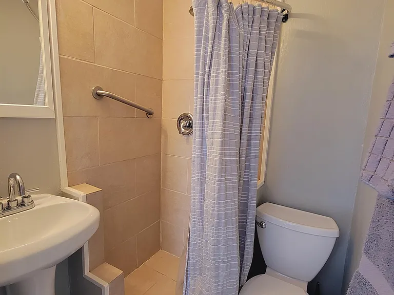 2709 N Bell Ave #2 — Photo 5