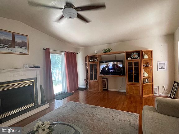 5th image of 6191 Robin Dr