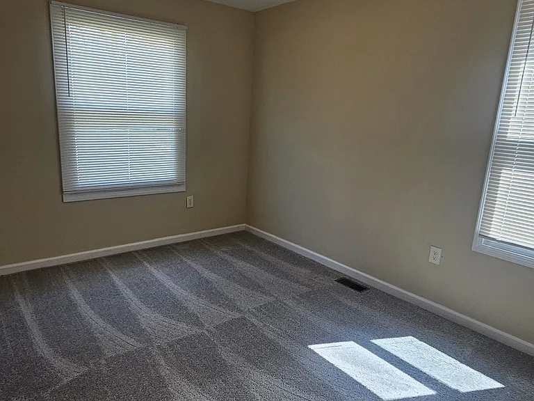 13680 Hobart Ave — Photo 7