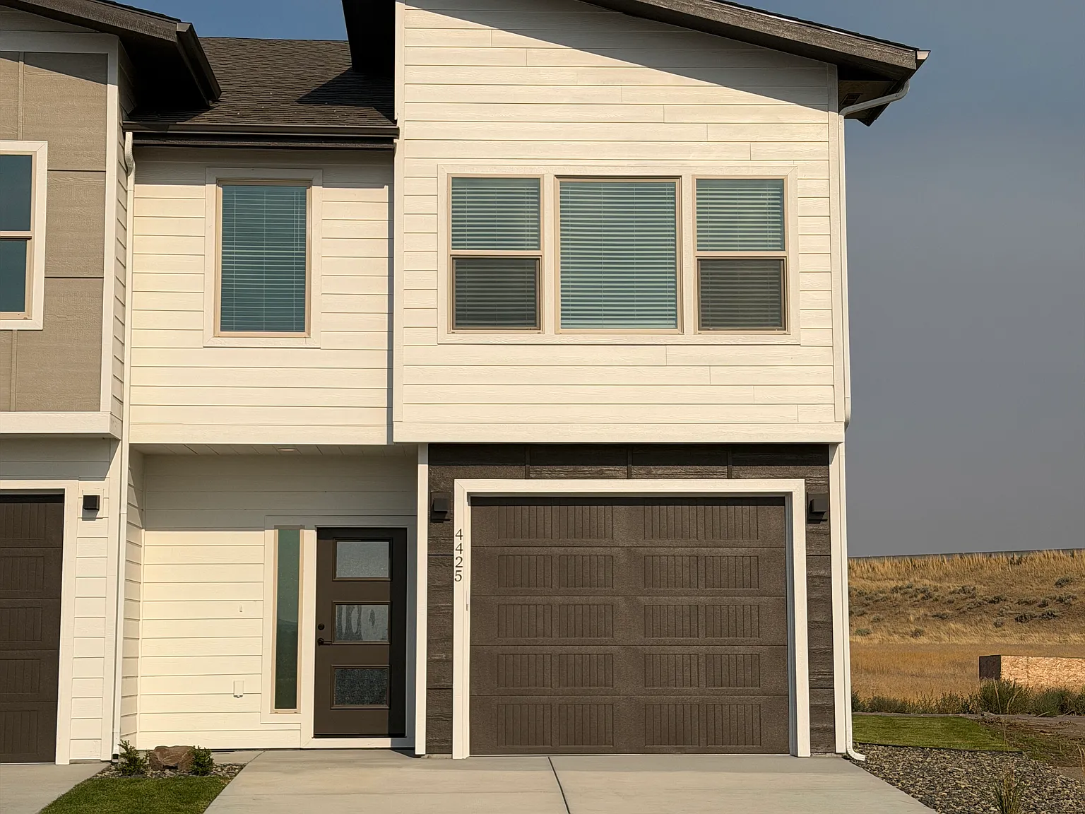 3 bed, 2.5 bath, 1651 sqft, $2,295 — Photo 1