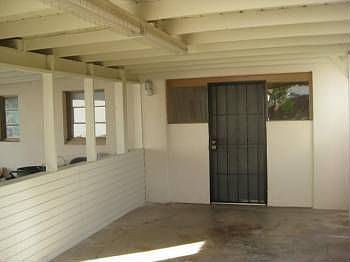 2nd image of 1037 E Mariposa St