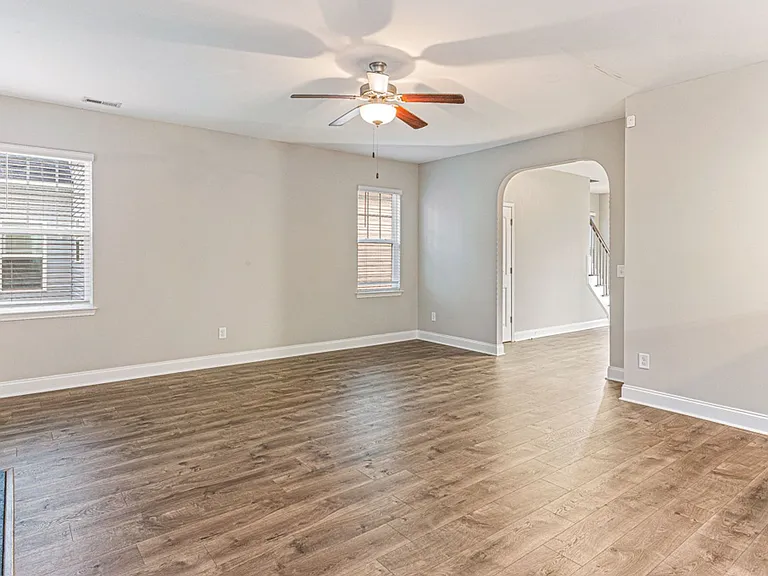 2240 Mannington Dr — Photo 25