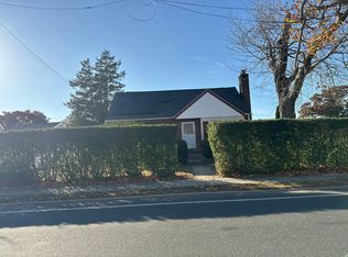 57 Dosoris Ln, Glen Cove, NY