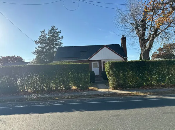 57 Dosoris Ln, Glen Cove, NY 11542