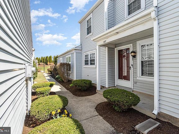 2nd image of 406 Barrington Ct