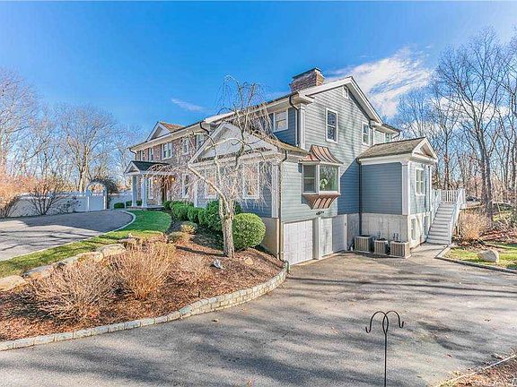 2nd image of 4 Mountain View Dr