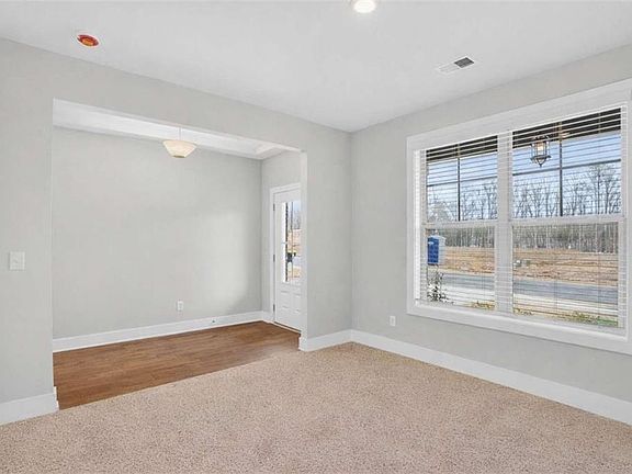 5th image of 403 Bass Cir